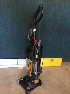 Pratic Upright Vacuum Cleaner